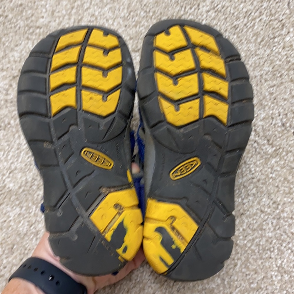 Keen Shoes - Picture 3 of 5